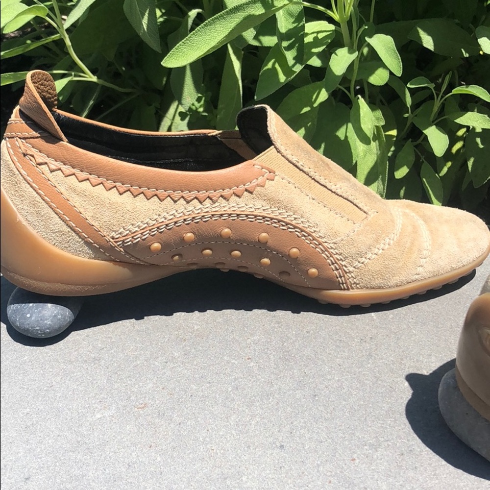 TOD’S Beige Suede Driving Shoes 38Eur. - Picture 6 of 8